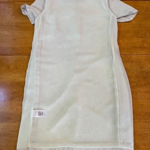 Babaton Aritzia Short Mini Lined Pearl Dress Short Sleeve Gray Print, Size XS S - Picture 6 of 11